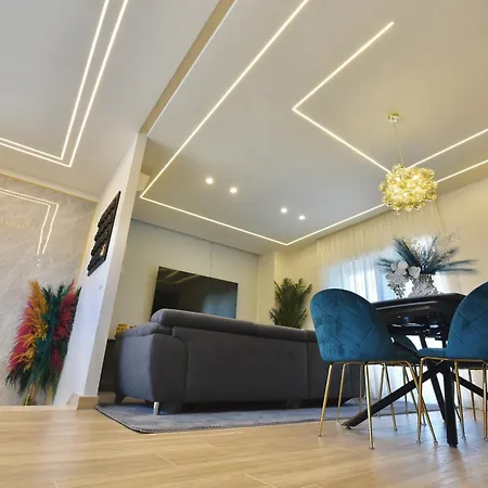 Ciotola - Parcheggio Privato, Aeroporto A 5 Minuti Apartment