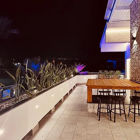 Ciotola - Parcheggio Privato, Aeroporto A 5 Minuti Apartment
