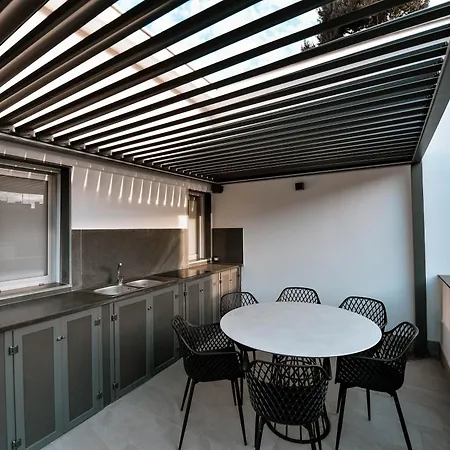 Ciotola - Parcheggio Privato, Aeroporto A 5 Minuti Apartment *