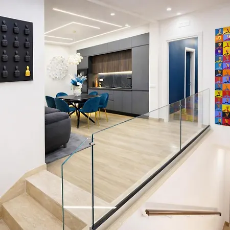 Ciotola - Parcheggio Privato, Aeroporto A 5 Minuti Apartment *