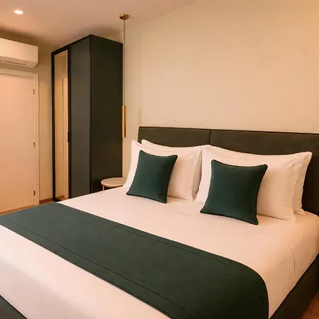 Ciotola - Parcheggio Privato, Aeroporto A 5 Minuti Naples