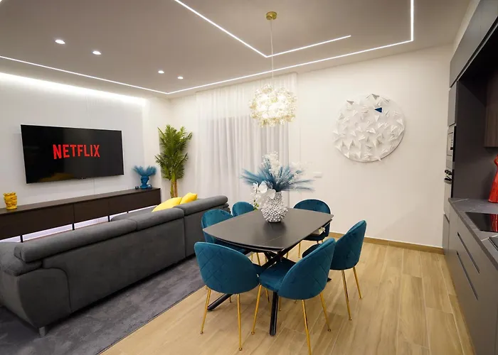 Ciotola - Parcheggio Privato, Aeroporto A 5 Minuti