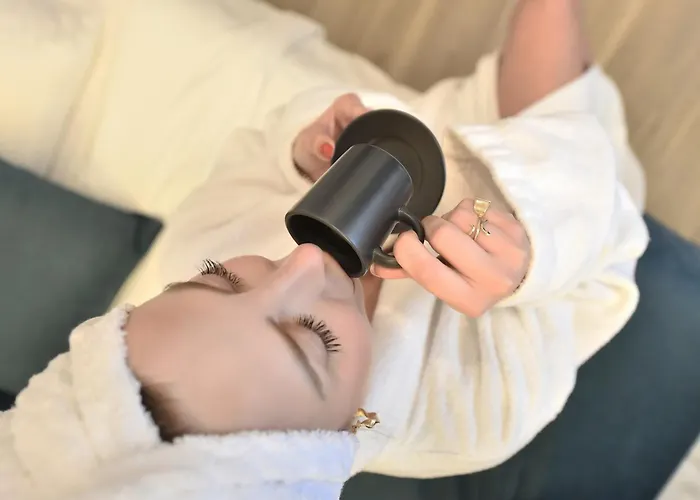 Ciotola - Parcheggio Privato, Aeroporto A 5 Minuti