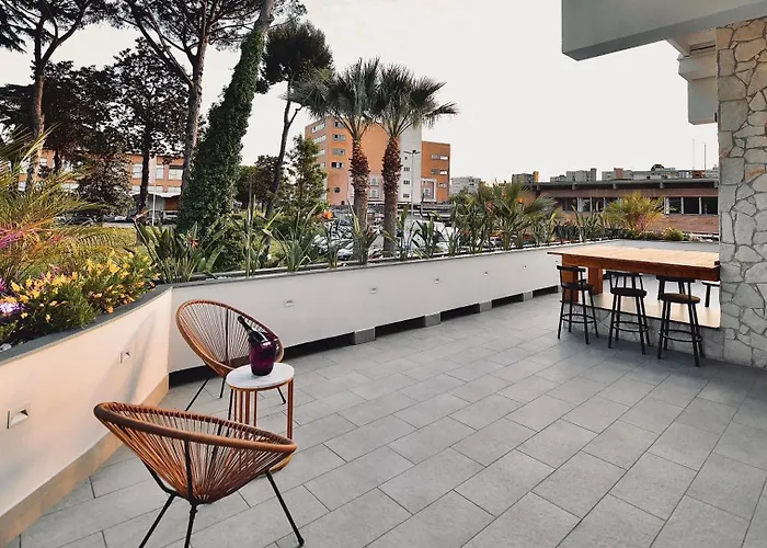 Ciotola - Parcheggio Privato, Aeroporto A 5 Minuti Appartement *