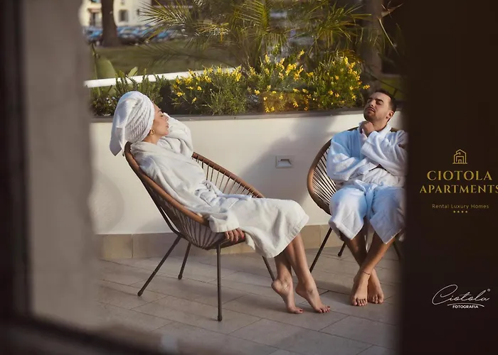 Ciotola - Parcheggio Privato, Aeroporto A 5 Minuti Appartement