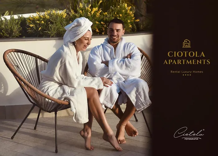 Ciotola - Parcheggio Privato, Aeroporto A 5 Minuti Appartement *