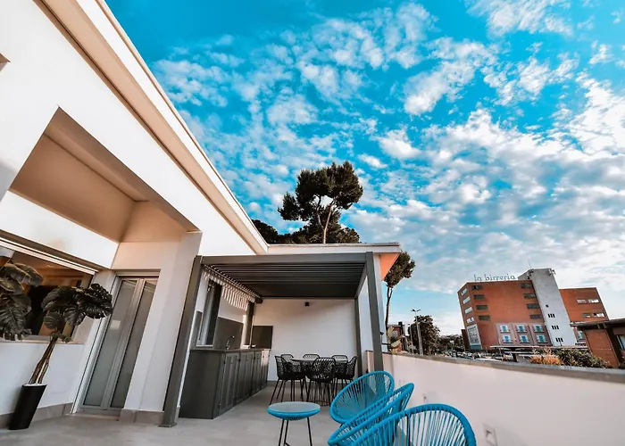 Ciotola - Parcheggio Privato, Aeroporto A 5 Minuti *