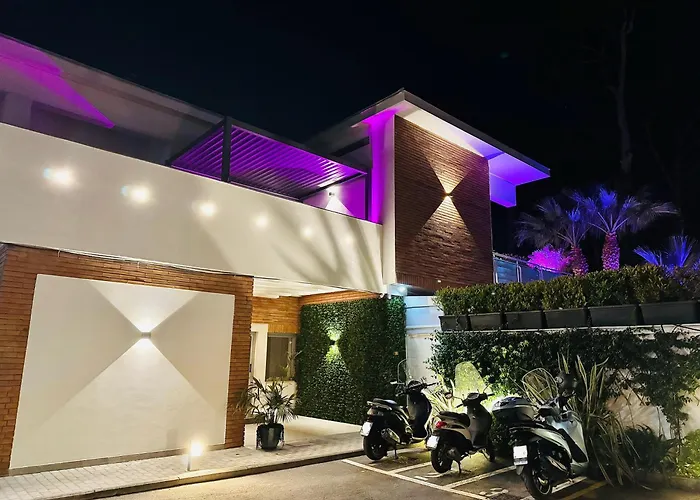 Ciotola - Parcheggio Privato, Aeroporto A 5 Minuti Appartement