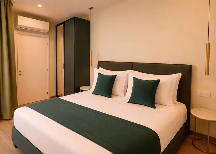 Ciotola - Parcheggio Privato, Aeroporto A 5 Minuti Naples